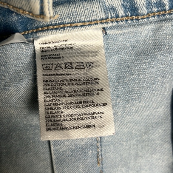 Divided PLEATED DENIM SKIRT Light Wash Size Large - Picture 2 of 4